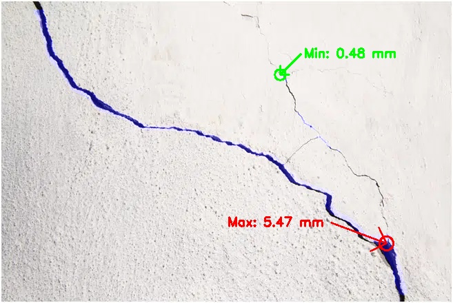 Crack detected with measurements